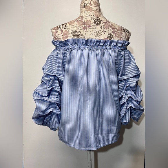 SADIE & LOVE Blue and white striped off shoulder ruffle top size M. - Picture 5 of 11